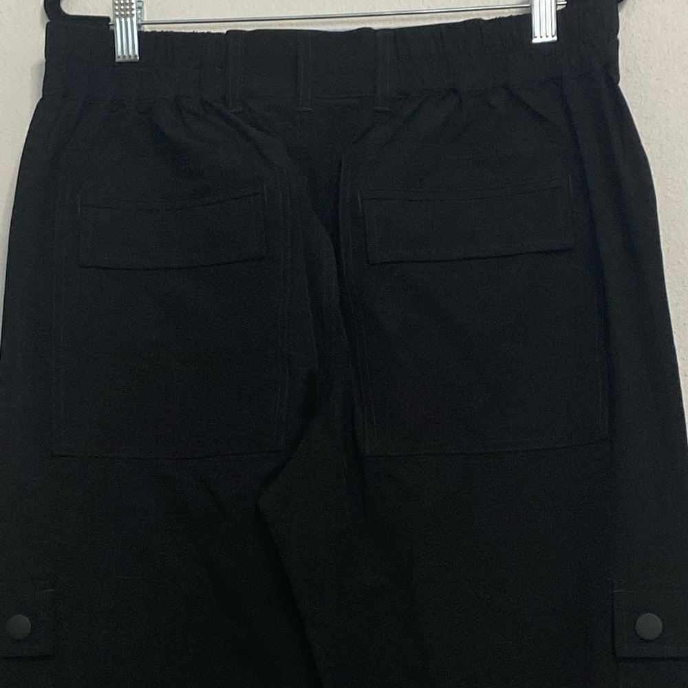 CABI 4315 Quantum Cargo Pants Black Size Large EUC - Picture 5 of 9